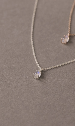 感念的依賴。Moonstone | 月光石 | 925純銀鎖骨鍊