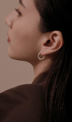 愛的第一因。925純銀耳環