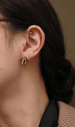 光之祈禱。貼耳耳環 