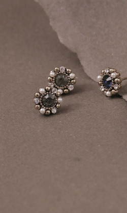 未完劇本。貼耳耳環 (可改夾式耳環)