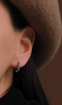 深邃。316L醫療鋼耳環