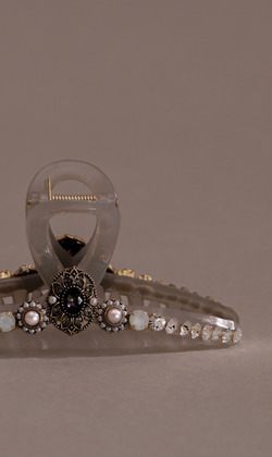 描寫四季。造型鯊魚夾 (單入)