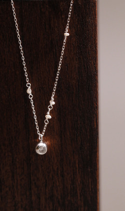 眺望著。Pearl | 養殖珍珠 | 925純銀鎖骨鍊