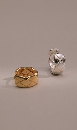 坦率。925純銀耳環