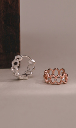 轉動的世界。925純銀耳環