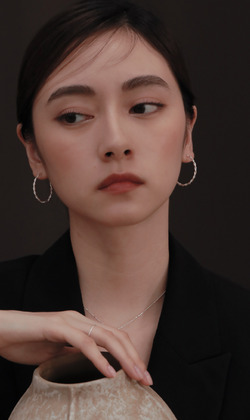 綁緞夜星。925純銀耳環