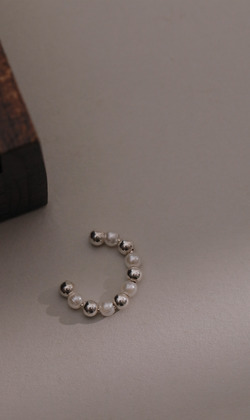 相同的夢。925純銀耳骨夾 (單入)