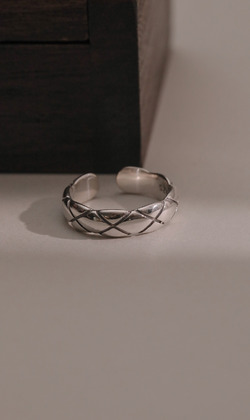 悸動。925純銀戒指