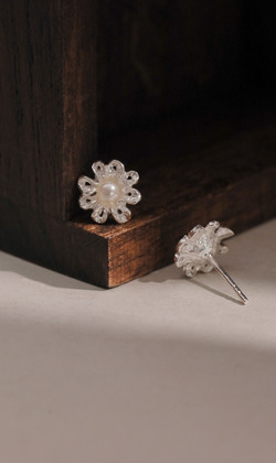 留白。 Freshwater Pear | 淡水珍珠 | 925純銀耳環