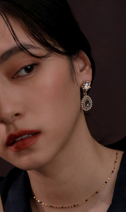 金織。垂式耳環