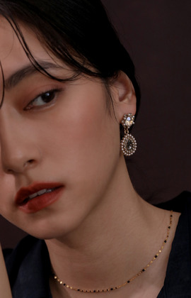 金織。垂式耳環