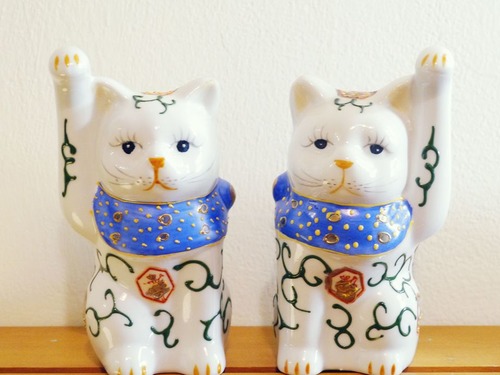 青花金彩成雙成對招財貓