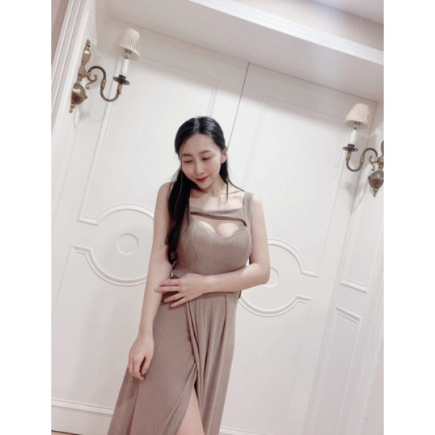 現貨｜氣質低胸大開衩連身洋(帶胸墊)