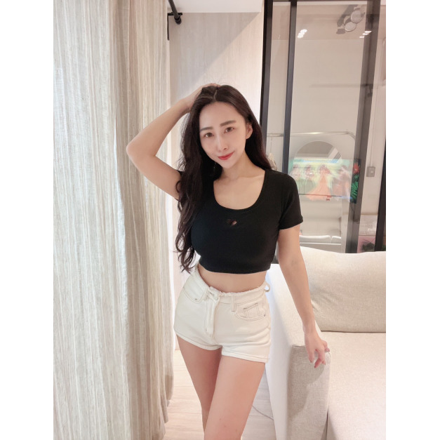 現貨｜質感簍空愛心胸墊上衣