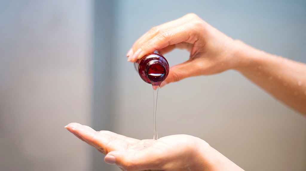 選擇溫和洗淨的洗髮精