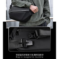 機能單肩包 磁吸卡扣 斜肩包(子夜黑)_1