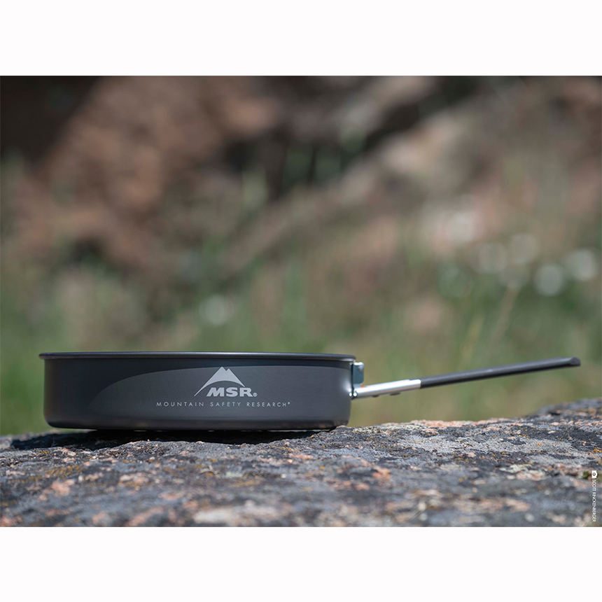 MSR Ceramic Flex 陶瓷硬鋁不沾煎盤_13233_2020_msr_ceramic_flex_skillet_2_scott_rinckenberger_01_1.jpg