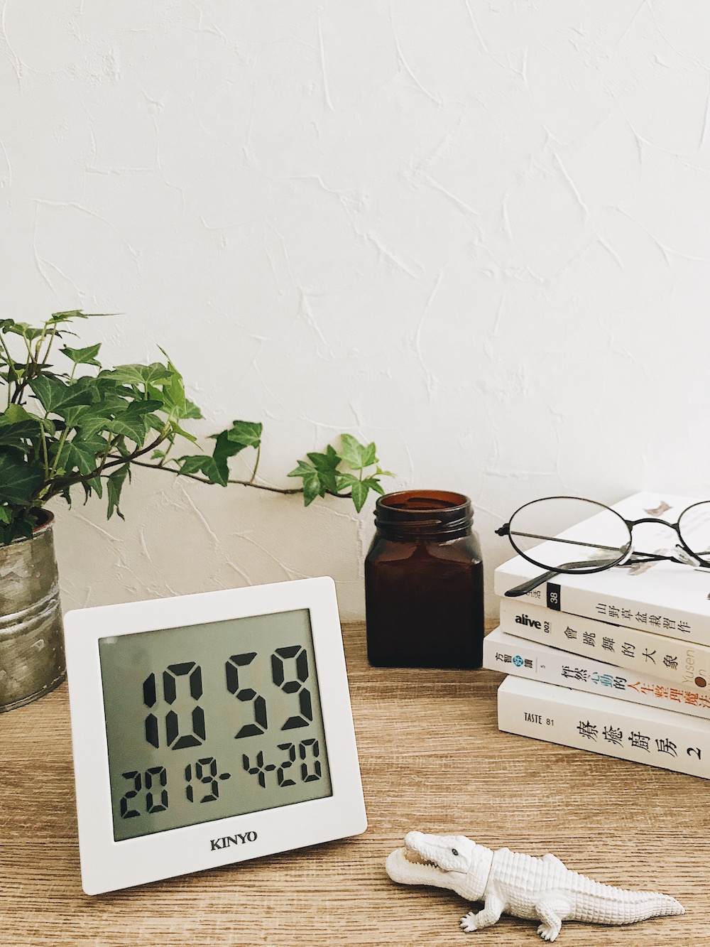 文青黑色圓框眼鏡 好好拍 拍照背景板 商品攝影服務 Howhowphoto