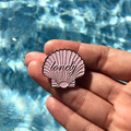 Lonely Wave 粉色貝殼寂寞別針 Lonely seashell enamel pin PINK