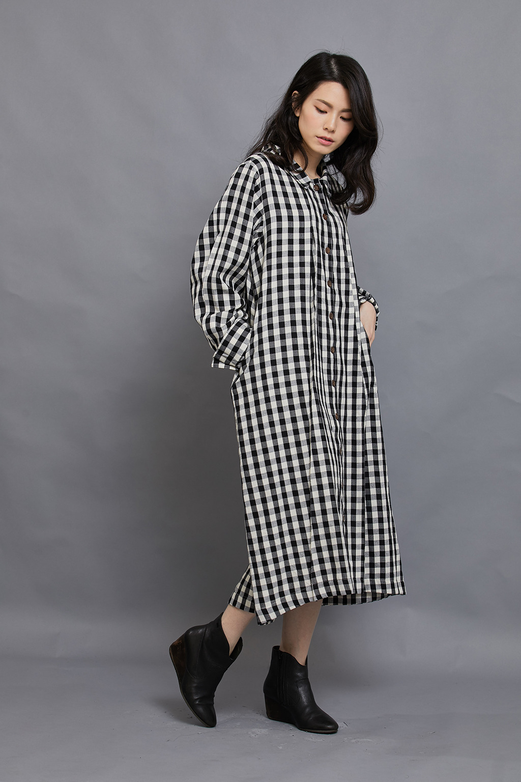 三角摺长袖衬衫洋装_黑白印象_公平贸易 | 茧裹子twine