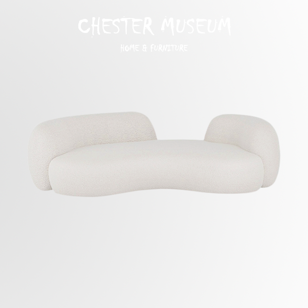 人坐在沙發時長背靠在右手邊