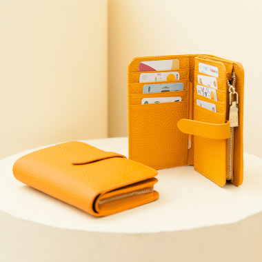 CHENSON 內外全真皮 11卡中夾附獨立零錢袋 黃(W22604-L)