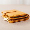 CHENSON 內外全真皮 11卡中夾附獨立零錢袋 黃(W22604-L)_6