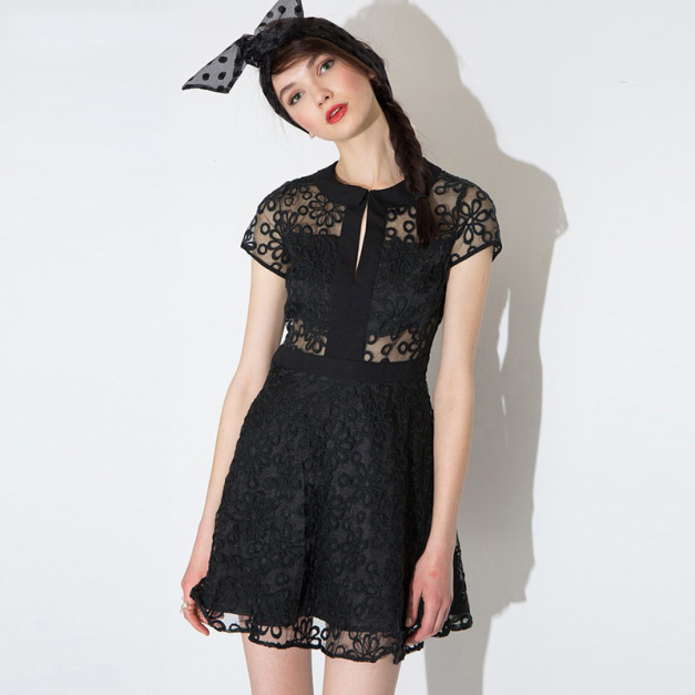 時尚娃娃領性感透視縷空蕾絲拼接連身裙