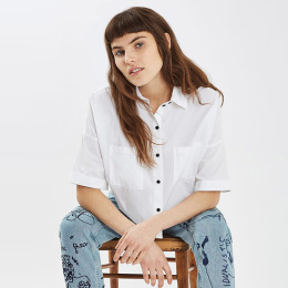 黑釦撞色落肩短版襯衫