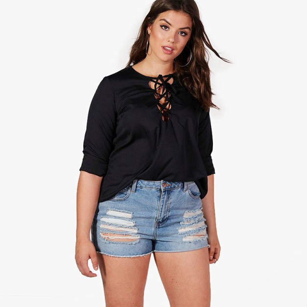 【大尺碼】百搭素面領口綁帶鏤空式T恤 (2色)