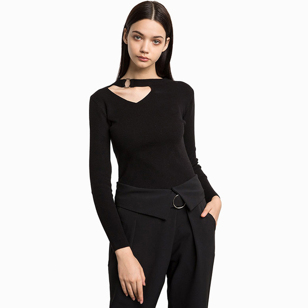 領口三角鏤空 修身顯瘦打底長袖T恤