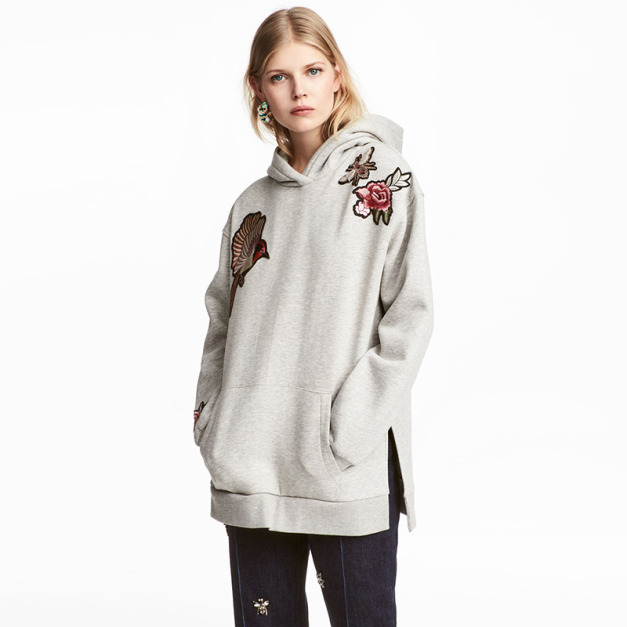 運動休閒風 精緻電繡側開叉連帽加絨衛衣