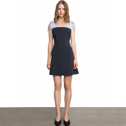 修身顯瘦 小露背甜美V領小洋裝