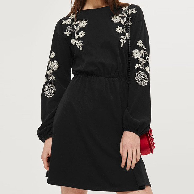 百搭刺繡 後背小綁帶鏤空氣質風洋裝