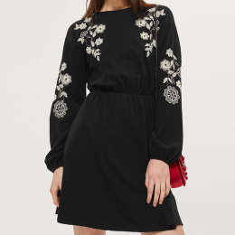 百搭刺繡 後背小綁帶鏤空氣質風洋裝