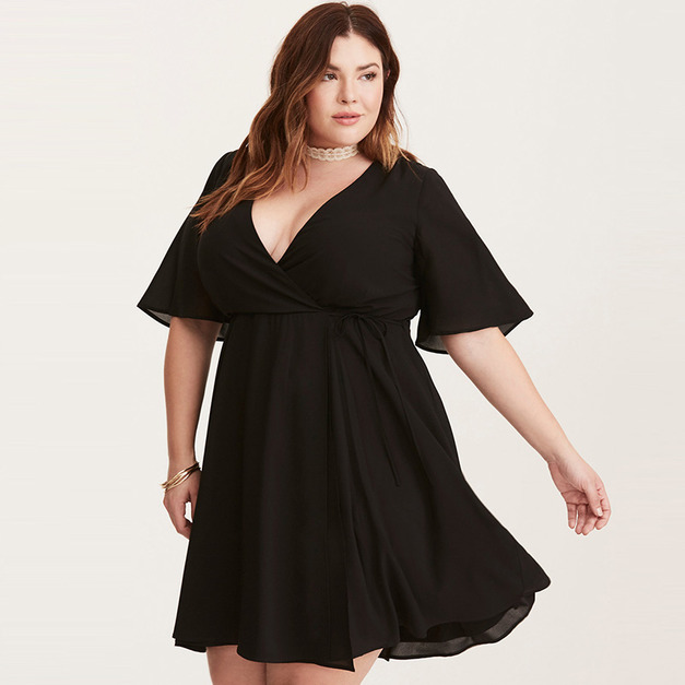 【大尺碼】性感V領 綁帶風高腰A字連洋裝