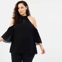 【大尺碼】鋼琴褶皺 素面鏤空露肩上衣