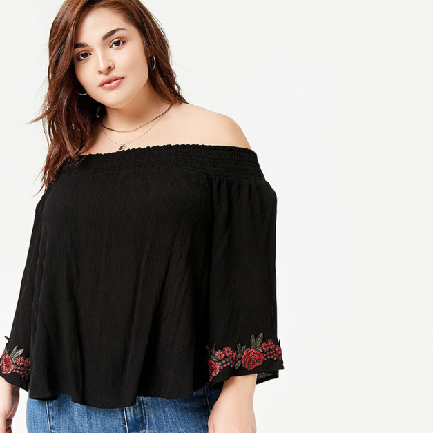 【大尺碼】時尚喇叭袖 一字領刺繡襯衣 (2色)