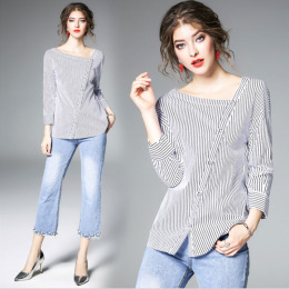 學院風 寬鬆不對稱V領條紋襯衫上衣