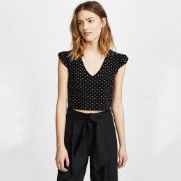 慵懶氣質 飛飛袖V領造型短版上衣