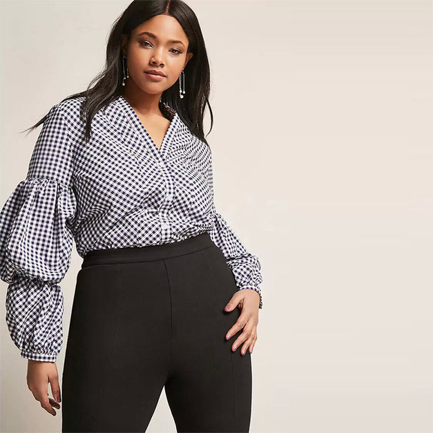 【大尺碼】甜美格紋 層次感泡泡袖深v立領上衣襯衫