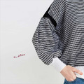 經典黑白 細條紋落肩燈籠袖寬鬆針織毛衣_1