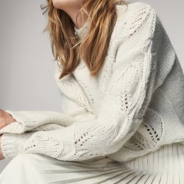 溫柔編織感 亮米白小高領鏤空寬鬆套頭針織毛衣