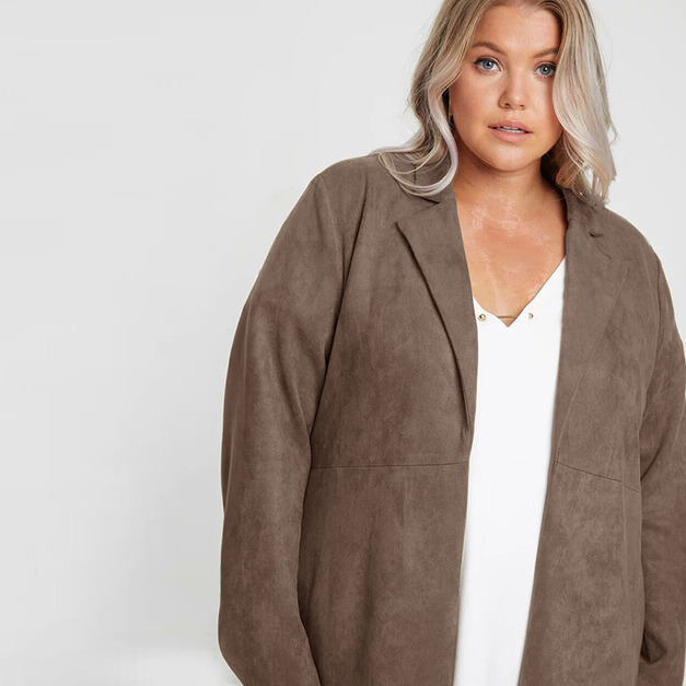 【大尺碼】氣質麂皮絨 無釦飄逸感中長版外套