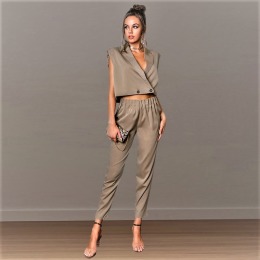 俐落風 西裝無袖V領與高腰皺褶長褲套裝