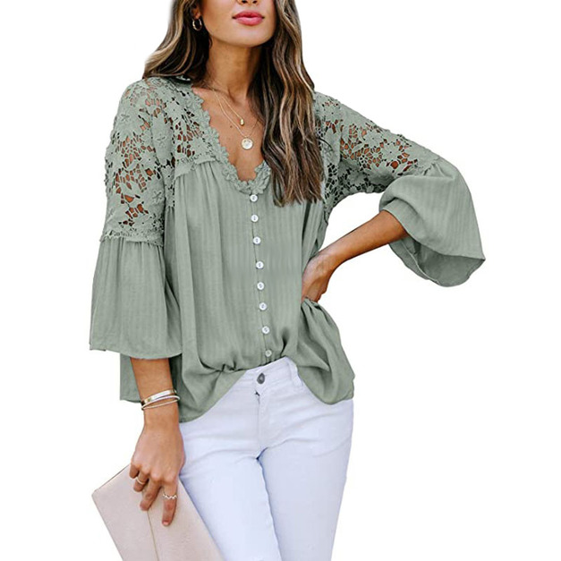 歐美V領系扣蕾絲拼接喇叭袖襯衫素色鏤空上身