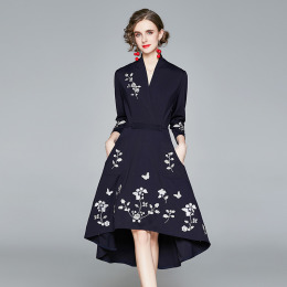 歐美洋裝氣質收腰V領刺繡七分袖大擺燕尾裙