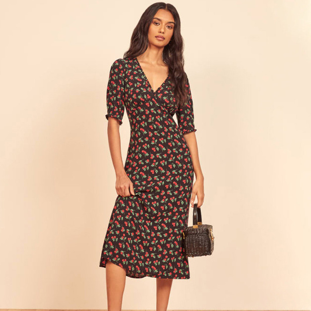 印花V領高腰木耳邊中長版度假風洋裝