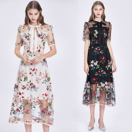 法式赫本風中長版氣質收腰顯瘦網紗刺繡碎花洋裝