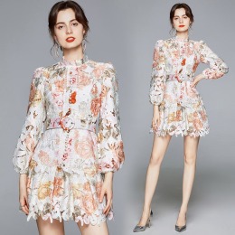 復古度假風印花刺繡蕾絲鏤空泡泡袖迷你洋裝